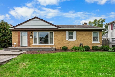 Photo of 8048 N Ozanam Avenue, Niles, IL 60714 (MLS # 12766899)