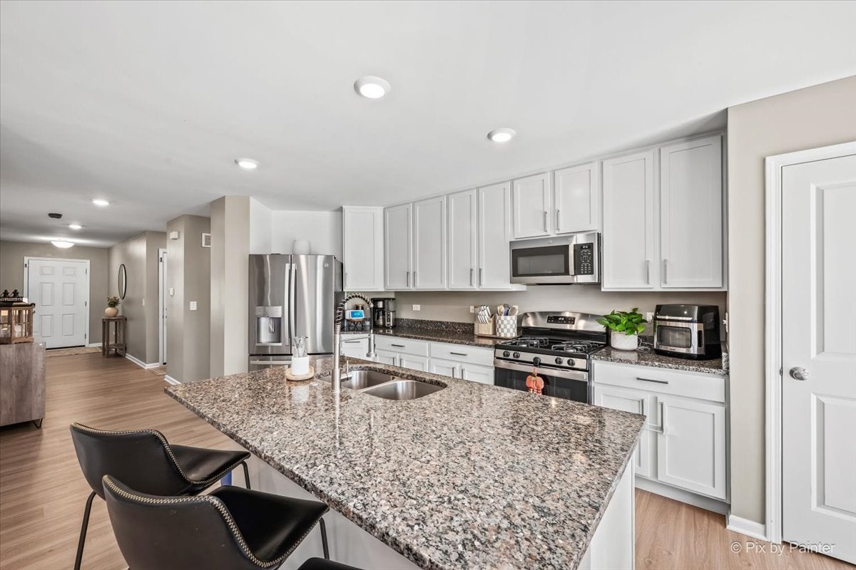 635 Cloverleaf Drive