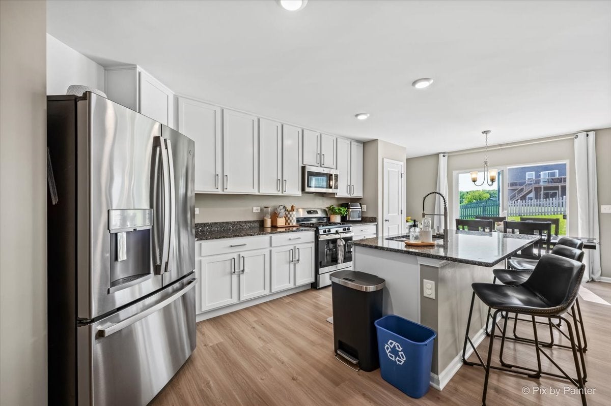 635 Cloverleaf Drive