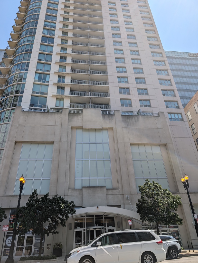 125 S Jefferson Street 1207