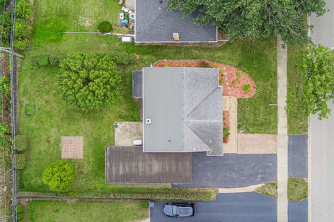 Tiny photo for 435 E Park Avenue, Elmhurst, IL 60126 (MLS # 12491505)