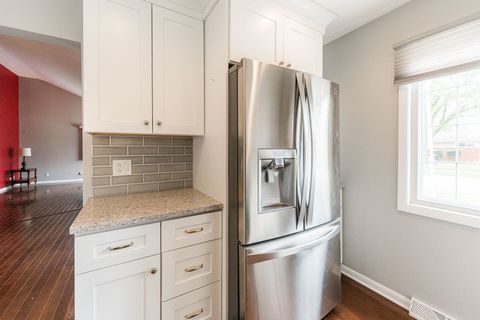 Tiny photo for 435 E Park Avenue, Elmhurst, IL 60126 (MLS # 12491505)