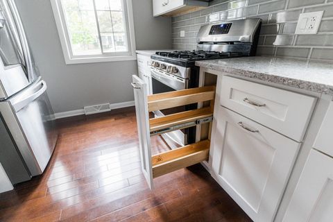Tiny photo for 435 E Park Avenue, Elmhurst, IL 60126 (MLS # 12491505)