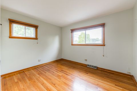 Tiny photo for 435 E Park Avenue, Elmhurst, IL 60126 (MLS # 12491505)