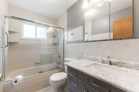 Tiny photo for 435 E Park Avenue, Elmhurst, IL 60126 (MLS # 12491505)