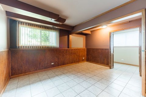 Tiny photo for 435 E Park Avenue, Elmhurst, IL 60126 (MLS # 12491505)