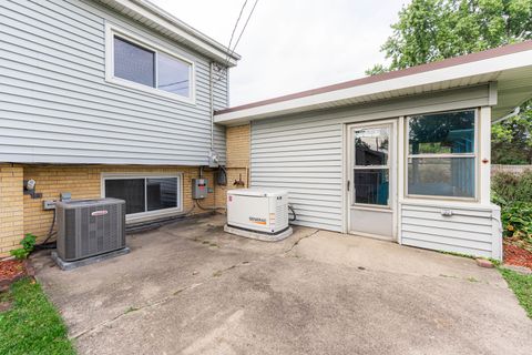 Tiny photo for 435 E Park Avenue, Elmhurst, IL 60126 (MLS # 12491505)