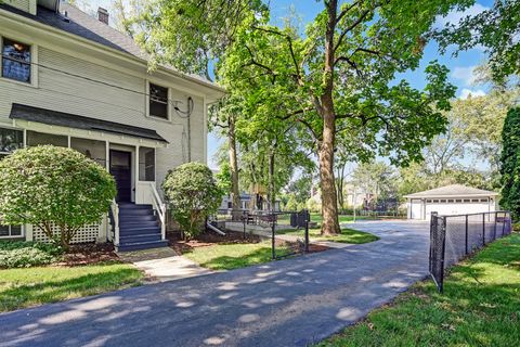 A home in Willowbrook