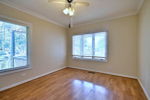 Tiny photo for 215 E Grantley Avenue, Elmhurst, IL 60126 (MLS # 12732828)