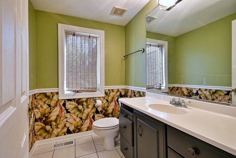 Tiny photo for 215 E Grantley Avenue, Elmhurst, IL 60126 (MLS # 12732828)
