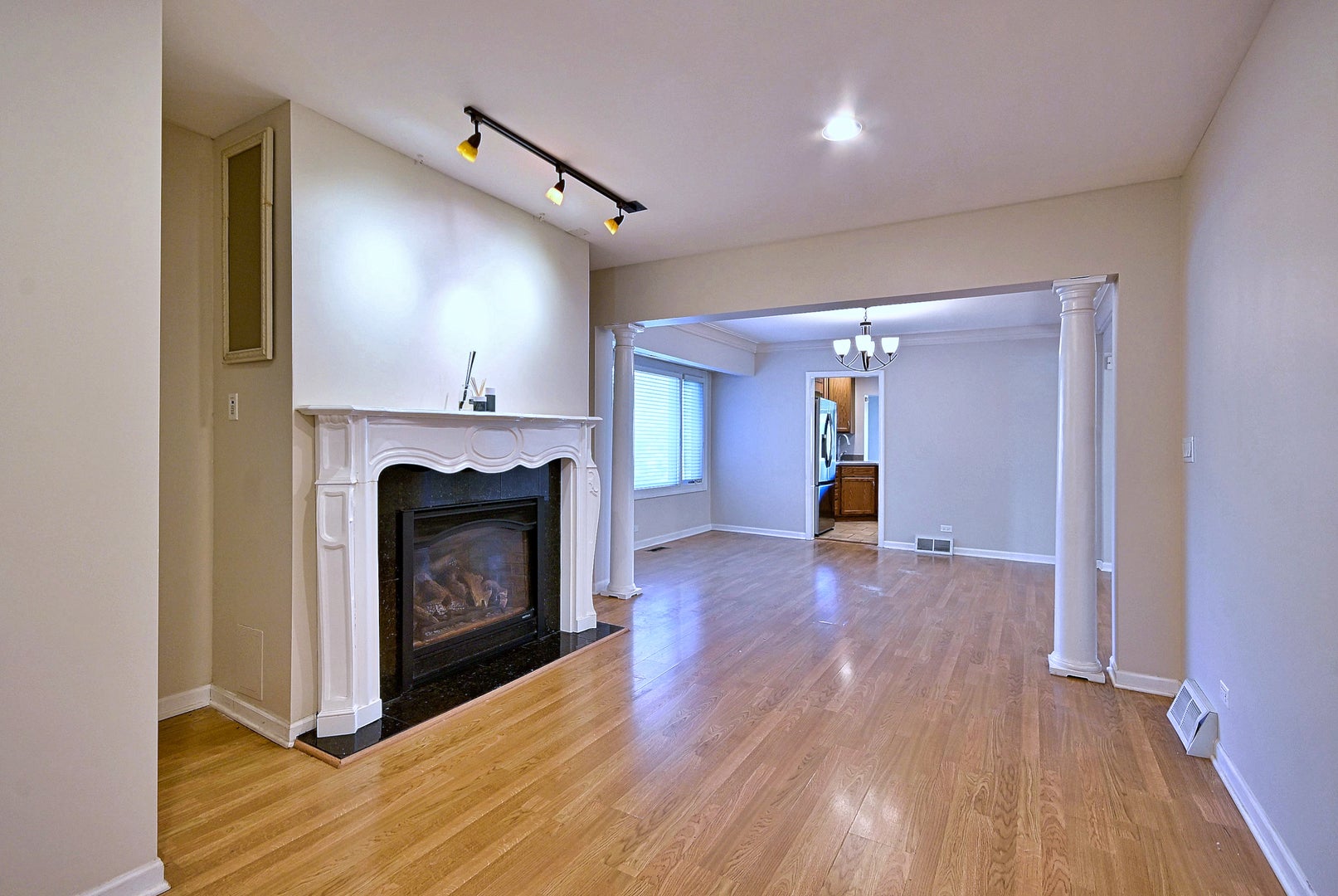 215 E Grantley Avenue
