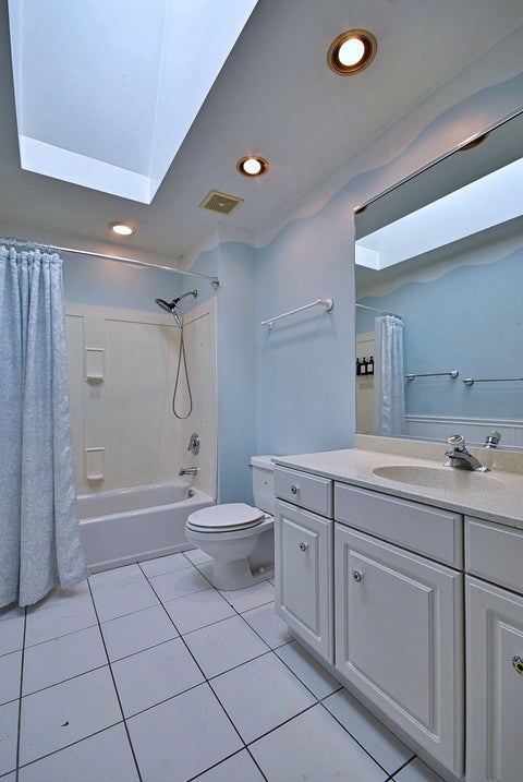 Tiny photo for 215 E Grantley Avenue, Elmhurst, IL 60126 (MLS # 12732828)