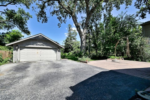 Tiny photo for 215 E Grantley Avenue, Elmhurst, IL 60126 (MLS # 12732828)