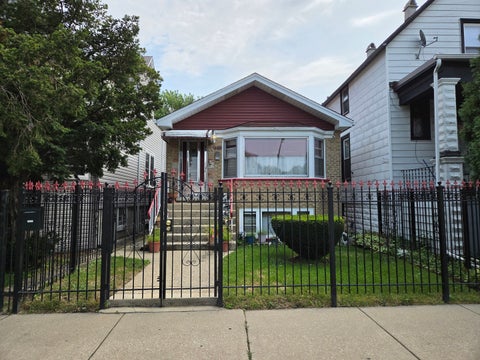 Photo of 2033 N La Crosse Avenue, Chicago, IL 60639 (MLS # 12761155)