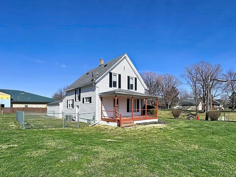 Tiny photo for 102 W 19th Avenue, Coal Valley, IL 61240 (MLS # 12599387)