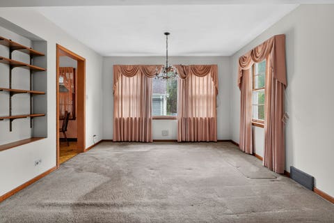Tiny photo for 5625 Lincoln Avenue, Lisle, IL 60532 (MLS # 12647571)