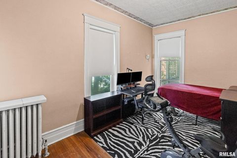 Tiny photo for 404 W BROADWAY Street, Centralia, IL 62801 (MLS # EB458890)