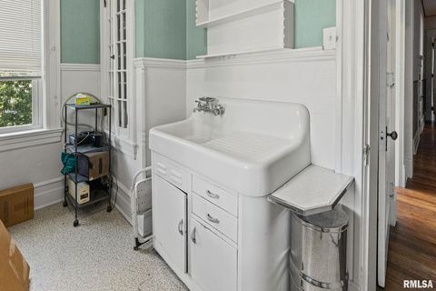 Tiny photo for 404 W BROADWAY Street, Centralia, IL 62801 (MLS # EB458890)