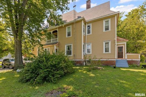 Tiny photo for 404 W BROADWAY Street, Centralia, IL 62801 (MLS # EB458890)