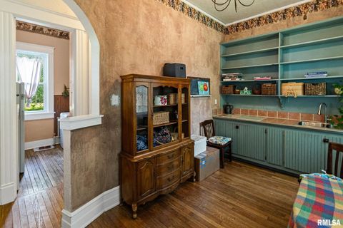 Tiny photo for 404 W BROADWAY Street, Centralia, IL 62801 (MLS # EB458890)