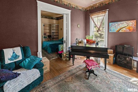 Tiny photo for 404 W BROADWAY Street, Centralia, IL 62801 (MLS # EB458890)