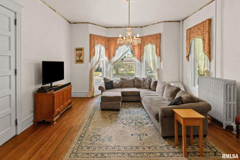 Tiny photo for 404 W BROADWAY Street, Centralia, IL 62801 (MLS # EB458890)