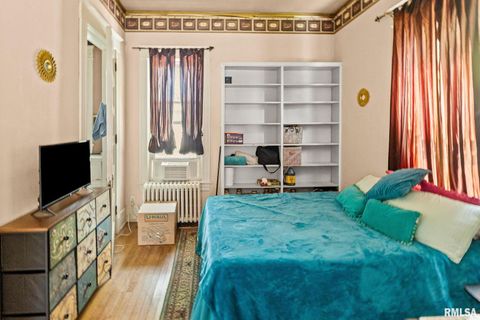 Tiny photo for 404 W BROADWAY Street, Centralia, IL 62801 (MLS # EB458890)