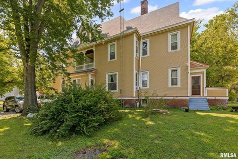 Tiny photo for 404 W BROADWAY Street, Centralia, IL 62801 (MLS # EB458890)