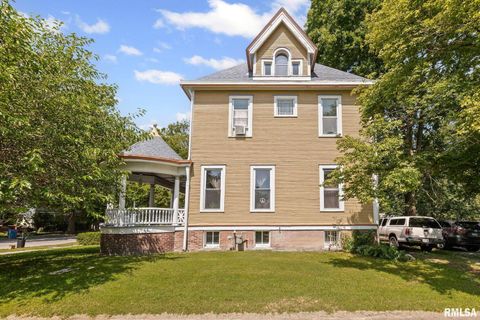 Tiny photo for 404 W BROADWAY Street, Centralia, IL 62801 (MLS # EB458890)