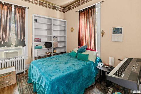 Tiny photo for 404 W BROADWAY Street, Centralia, IL 62801 (MLS # EB458890)