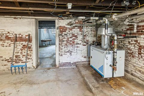 Tiny photo for 404 W BROADWAY Street, Centralia, IL 62801 (MLS # EB458890)