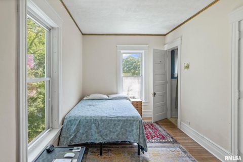 Tiny photo for 404 W BROADWAY Street, Centralia, IL 62801 (MLS # EB458890)