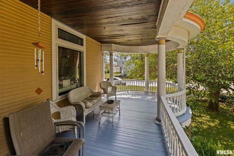 Tiny photo for 404 W BROADWAY Street, Centralia, IL 62801 (MLS # EB458890)