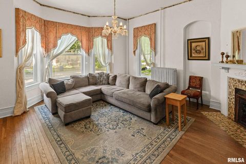 Tiny photo for 404 W BROADWAY Street, Centralia, IL 62801 (MLS # EB458890)