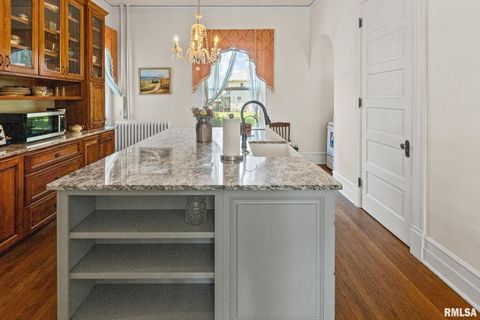 Tiny photo for 404 W BROADWAY Street, Centralia, IL 62801 (MLS # EB458890)