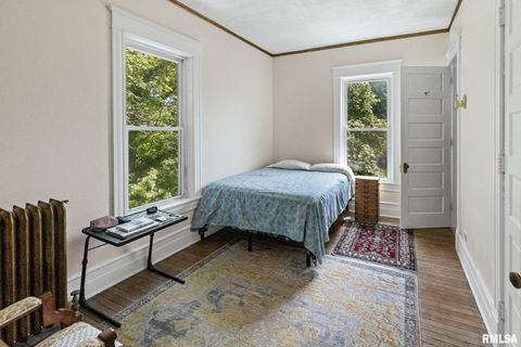 Tiny photo for 404 W BROADWAY Street, Centralia, IL 62801 (MLS # EB458890)