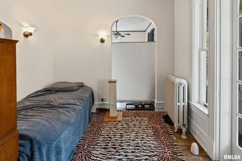 Tiny photo for 404 W BROADWAY Street, Centralia, IL 62801 (MLS # EB458890)