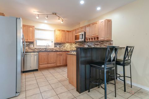 Tiny photo for 915 Plum Grove Circle, Buffalo Grove, IL 60089 (MLS # 12550059)