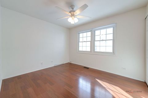 Tiny photo for 915 Plum Grove Circle, Buffalo Grove, IL 60089 (MLS # 12550059)