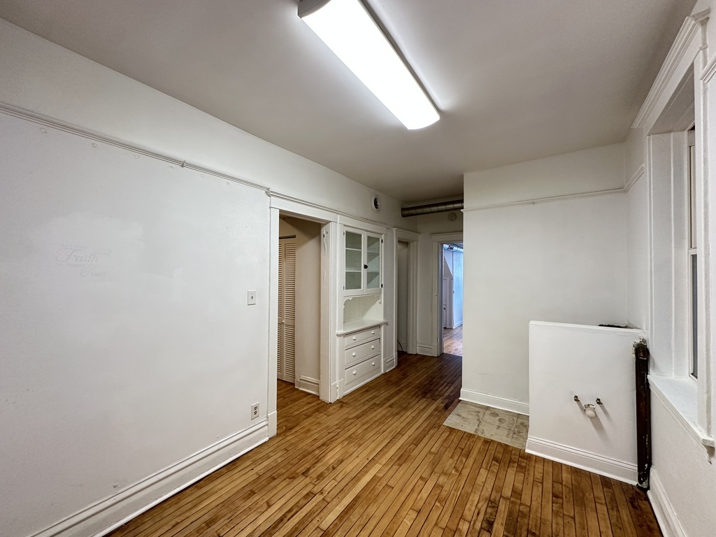 3422 N LINCOLN Avenue STORE