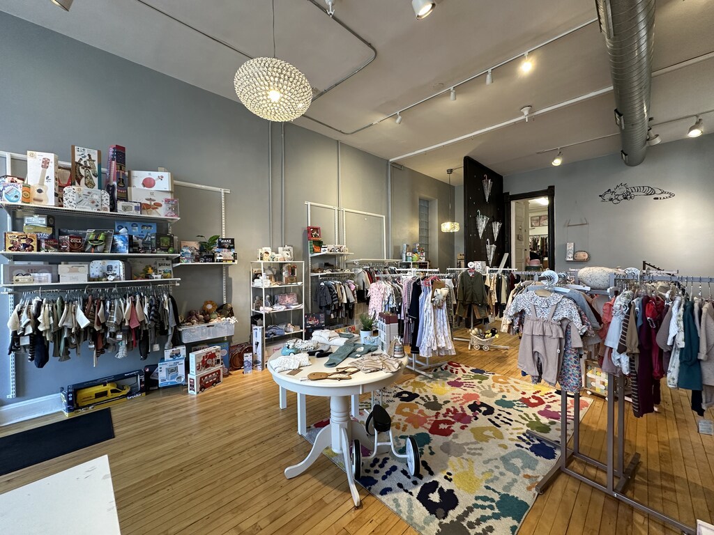 3422 N LINCOLN Avenue STORE