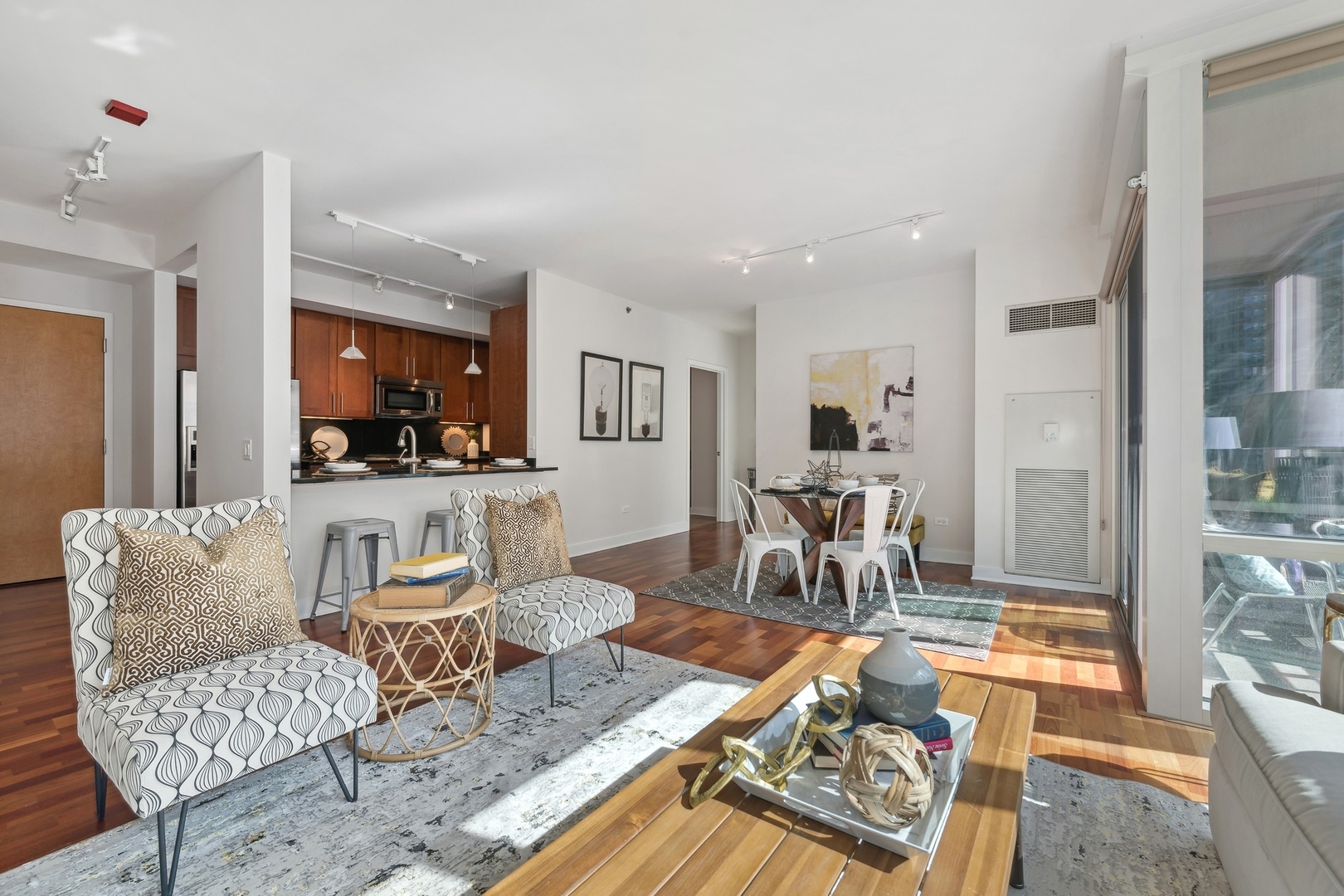505 N McClurg Court 504
