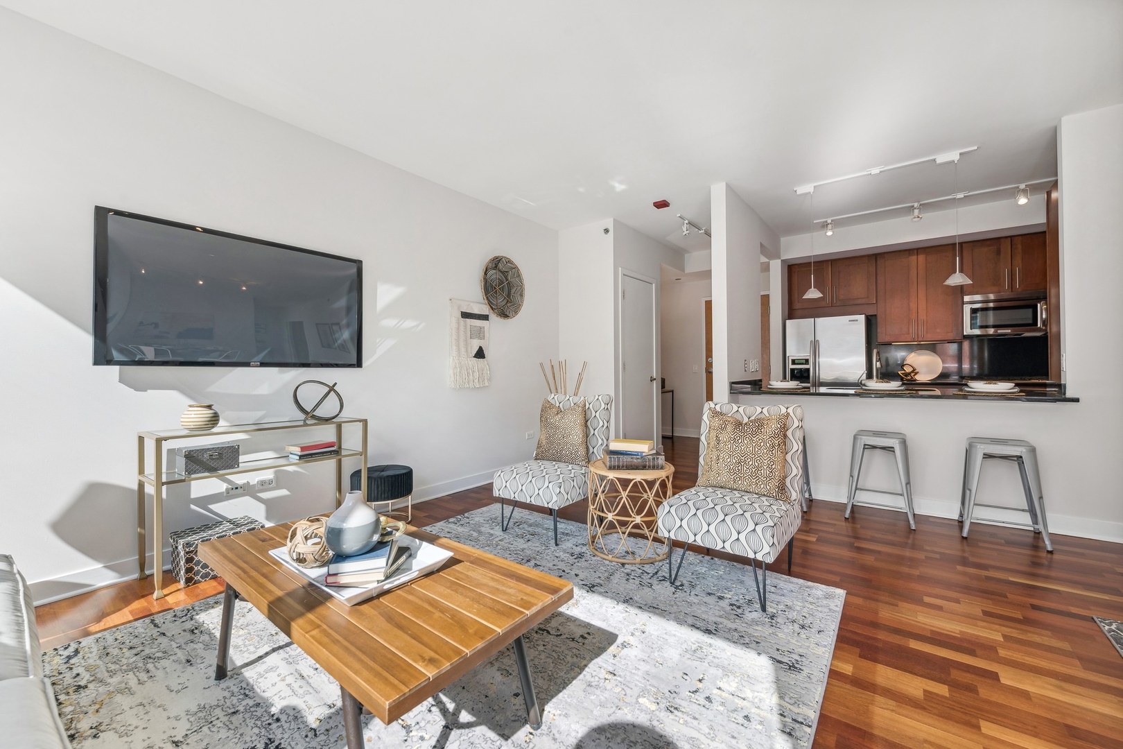 505 N McClurg Court 504