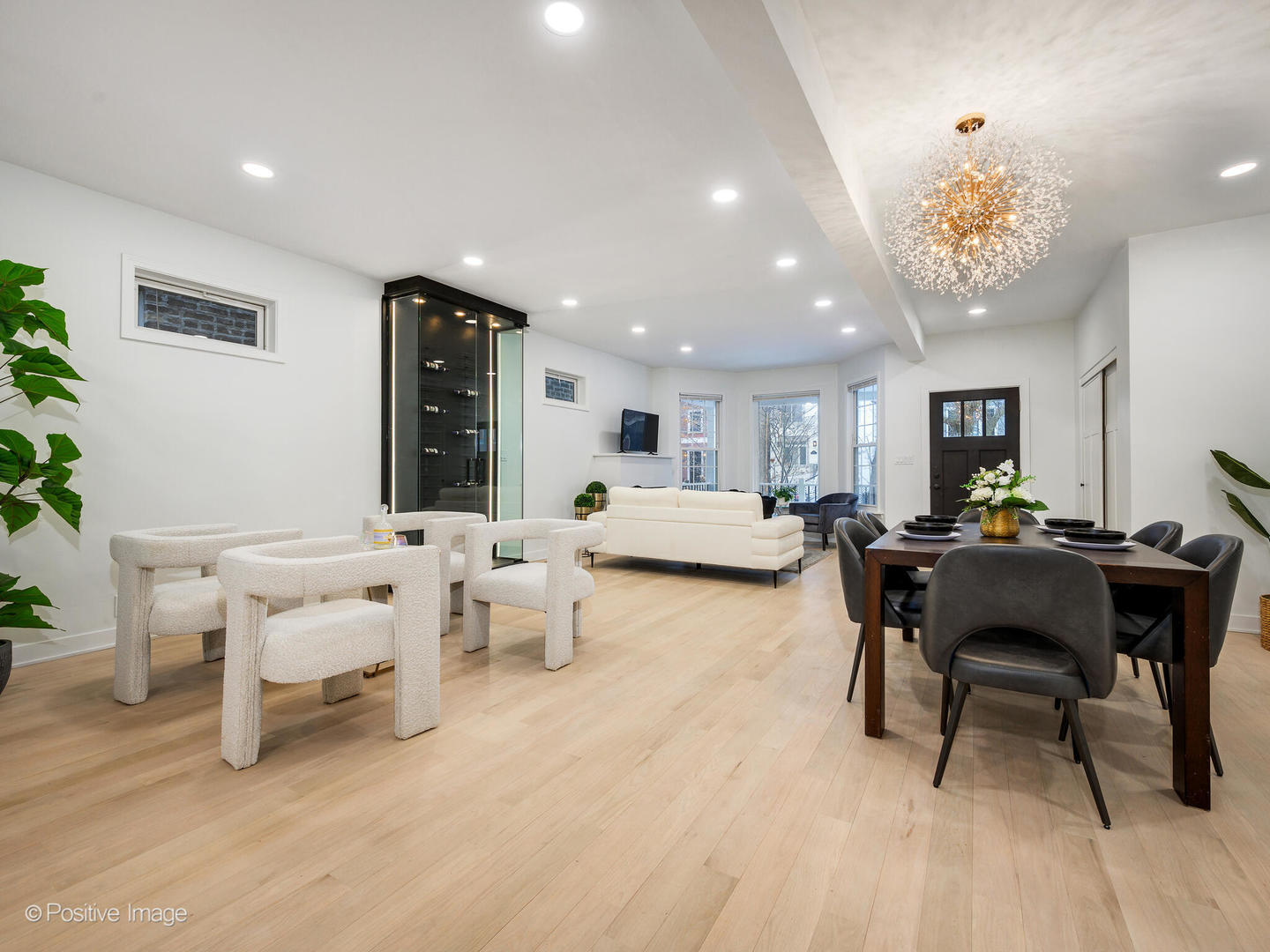 , Chicago, IL, 60657 2 1653213332