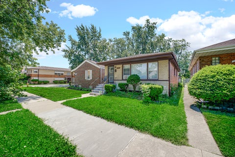 Tiny photo for 1105 W 123rd Street, Calumet Park, IL 60827 (MLS # 12700094)