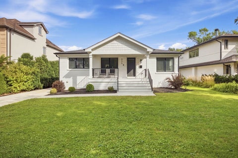 Photo of 535 The Lane, Hinsdale, IL 60521 (MLS # 12748259)