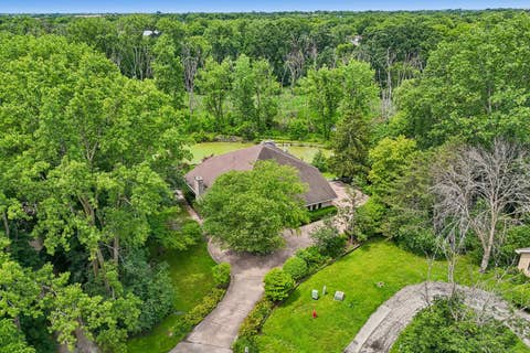 Tiny photo for 1191 Hunters Lane, Libertyville, IL 60048 (MLS # 12684921)