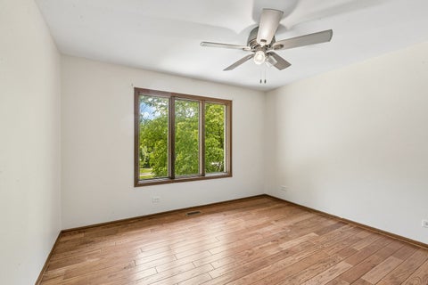 Tiny photo for 1191 Hunters Lane, Libertyville, IL 60048 (MLS # 12684921)