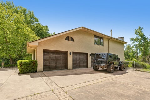 Tiny photo for 1191 Hunters Lane, Libertyville, IL 60048 (MLS # 12684921)
