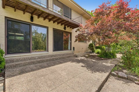 Tiny photo for 1191 Hunters Lane, Libertyville, IL 60048 (MLS # 12684921)